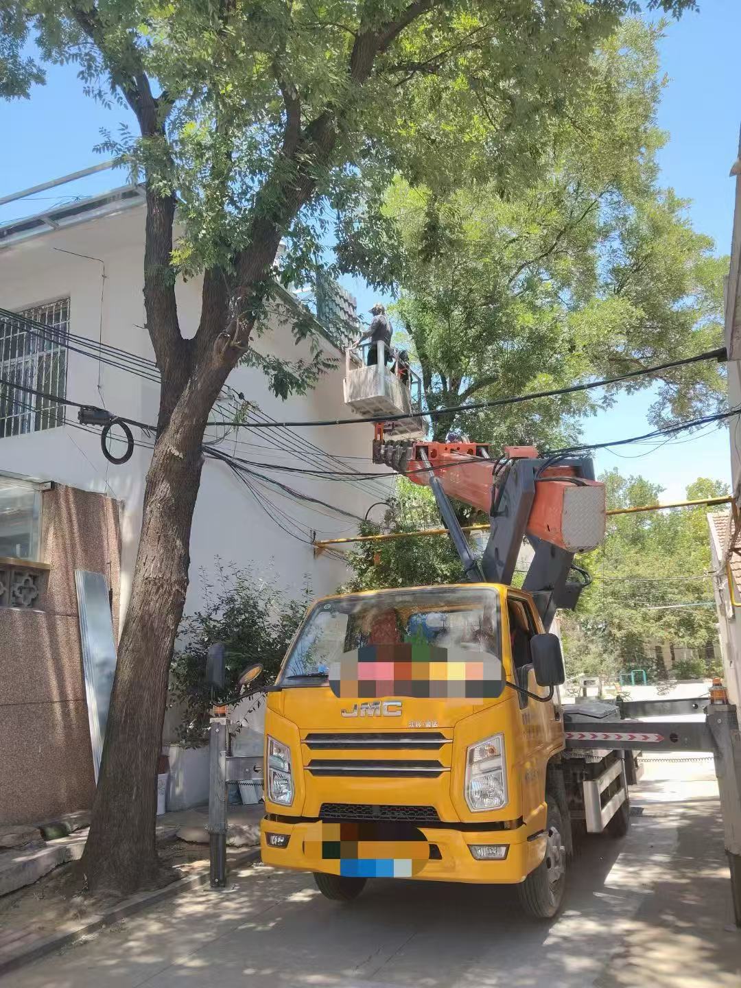 普宁市高空作业车能吊装重物吗？最大承载多少公斤？